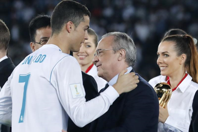 Nhà báo Tây Ban Nha tiết lộ lý do khiến Zidane và Ronaldo rời Real