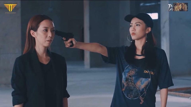 Nữ diễn viên Thập Tam Muội bị khán giả vây đánh vì đóng...quá đạt!