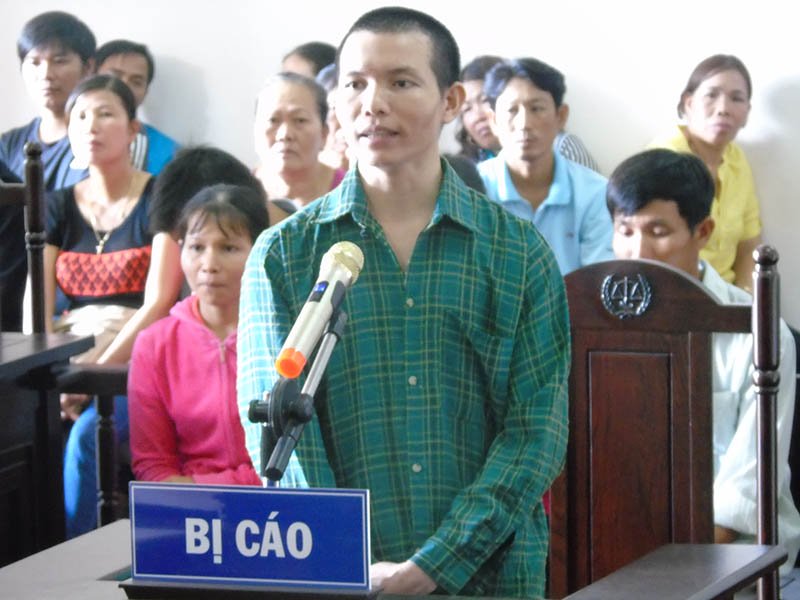 Gã trai đâm chết người tình, phi tang xác dưới mương