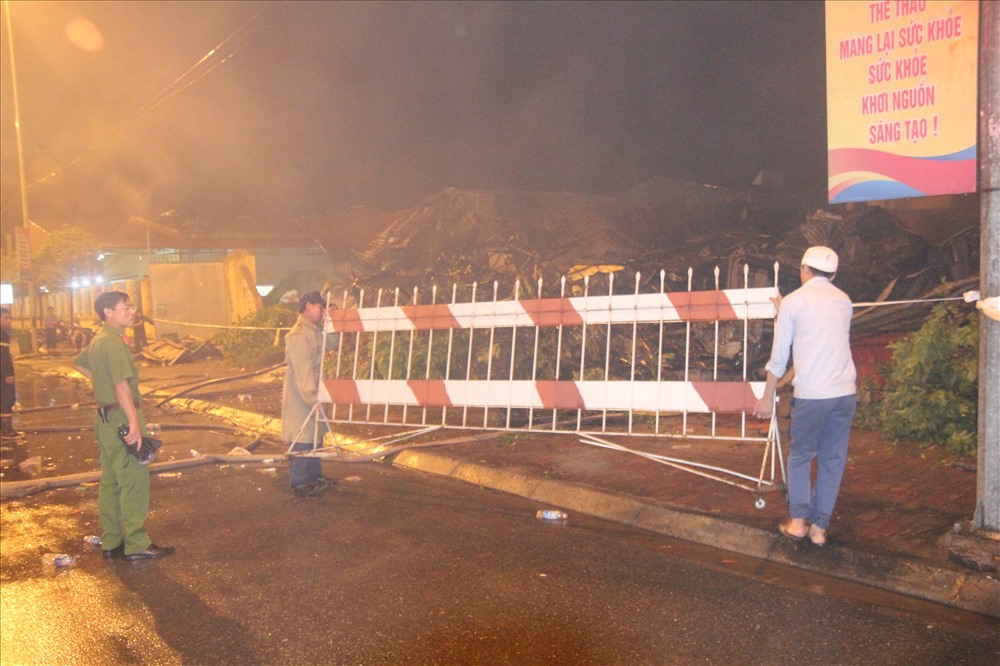 Hiện trường chợ Gạo Hưng Yên tan hoang sau 3 giờ phát hỏa