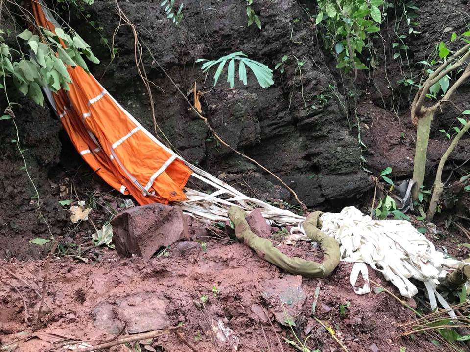 Có thể phi công Su-22 đã bẻ lái để tránh đâm vào nhà dân