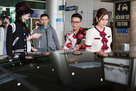 Mỹ nhân chuyển giới Nong Poy mặc giản dị đến Việt Nam