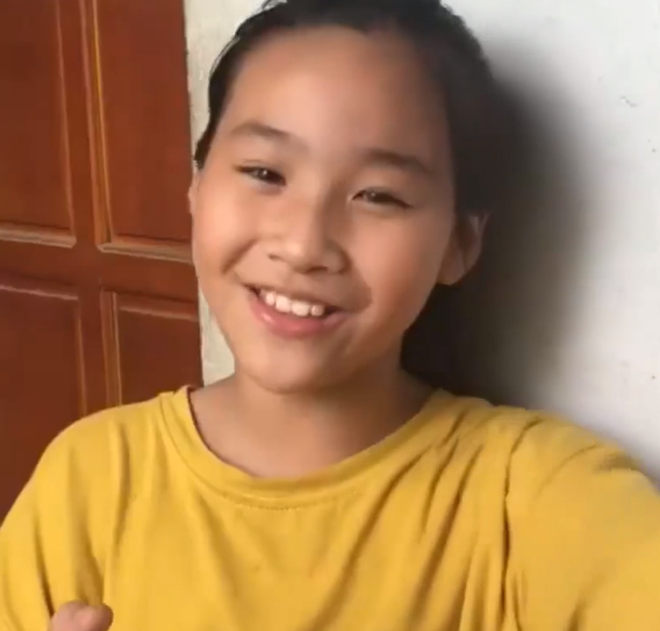 Nối gót Khánh Vy, cô bé 10 tuổi Nghệ An trổ tài hát 7 thứ tiếng với chất giọng đáng kinh ngạc