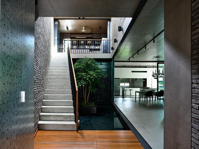 Cần gì màu mè, làm ngay hồ nước trong nhà thế này vừa đẹp rụng rời, quanh năm mát lạnh