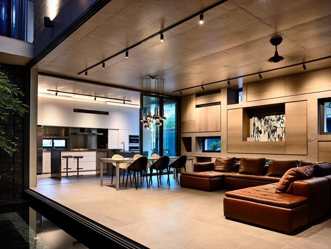 Cần gì màu mè, làm ngay hồ nước trong nhà thế này vừa đẹp rụng rời, quanh năm mát lạnh