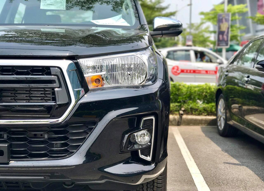 Toyota Hilux hưởng thuế nhập khẩu 0% ồ ạt về đại lý