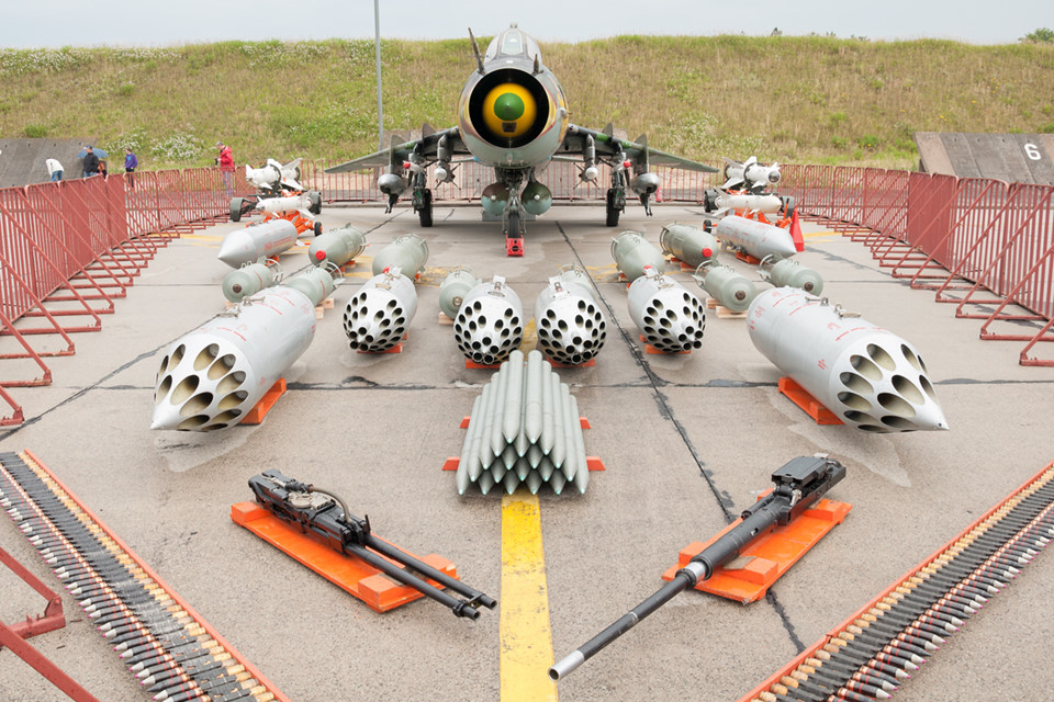 Cường kích Su-22 có thể nhấn chìm chiến hạm 10.000 tấn