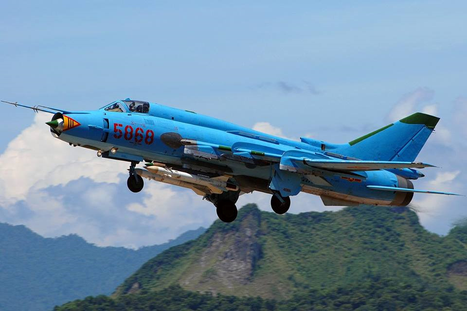 Cường kích Su-22 có thể nhấn chìm chiến hạm 10.000 tấn