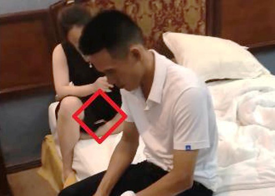 Tạm đình chỉ cán bộ CSGT vào nhà nghỉ với cô giáo đã có chồng