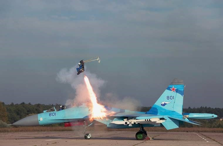 Ghế phóng thoát hiểm tối tân trên tiêm kích - bom Su-22
