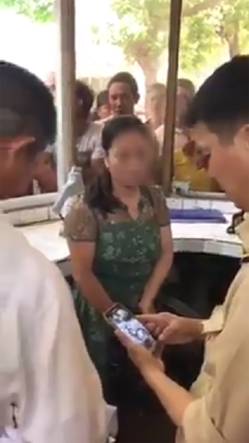 Người phụ nữ mặc áo blouse, mạo danh bác sĩ để lừa tiền ngay trong bệnh viện phụ sản Hà Nội