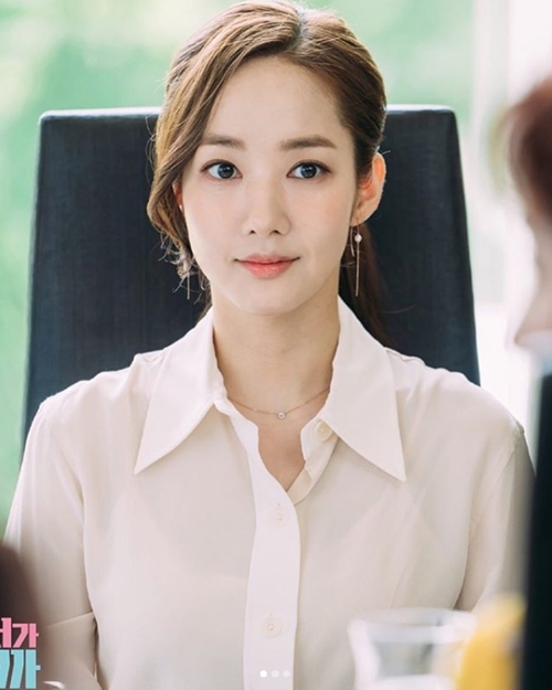 4 kiểu sơ mi được thư ký Kim lăng xê, kiểu nào cũng xinh và dễ mặc