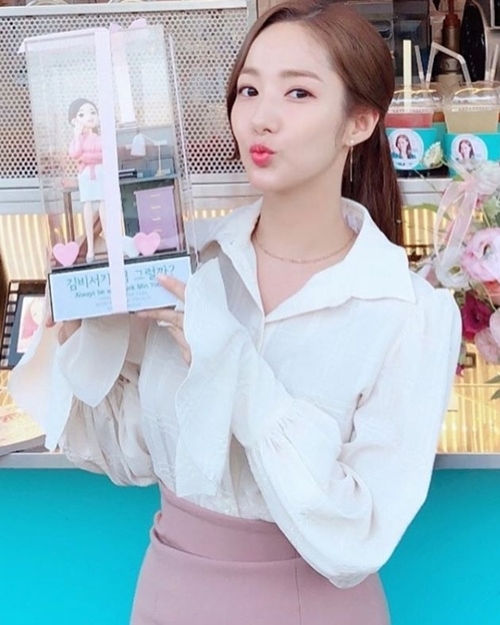 4 kiểu sơ mi được thư ký Kim lăng xê, kiểu nào cũng xinh và dễ mặc