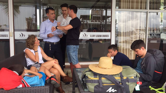 Giải cứu gia đình du khách Tây Ban Nha bị lừa đi du lịch vịnh Hạ Long