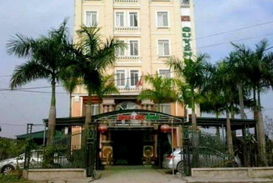 Vụ cô giáo trong nhà nghỉ cùng cán bộ CSGT: Từng là bạn học với nhau