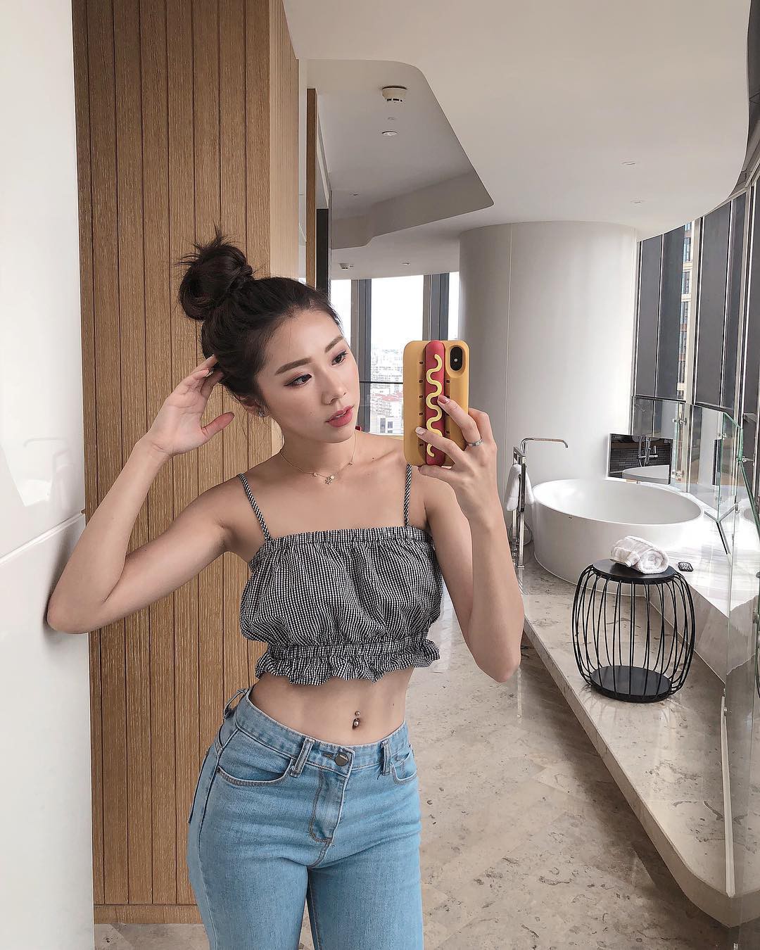 Quanh đi quẩn lại là hết hè, các nàng hãy tranh thủ khoe dáng với loạt items mát mẻ, sexy hết cỡ này