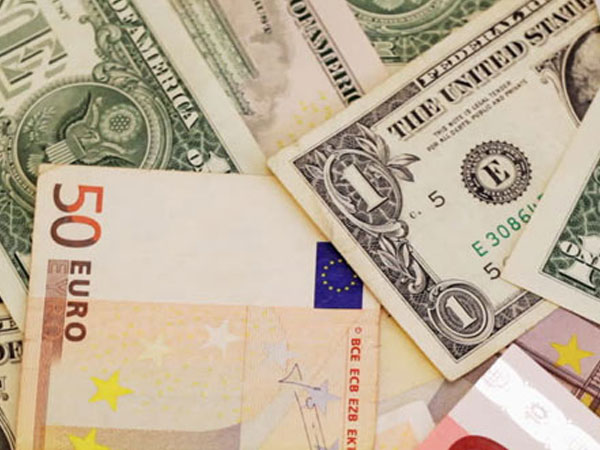 Tỷ giá ngoại tệ ngày 27/7: USD tăng nhanh, Nhân dân tệ tụt giảm