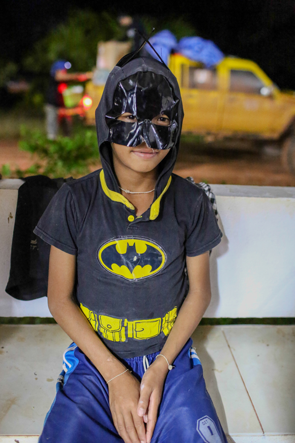 Đêm ở khu lánh nạn sau vỡ đập Lào