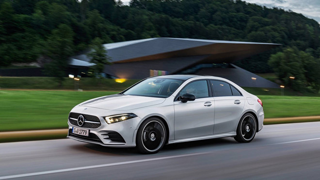 Mercedes-Benz A-Class 2019 ra mắt, đối thủ Audi A3, BMW 1-Series