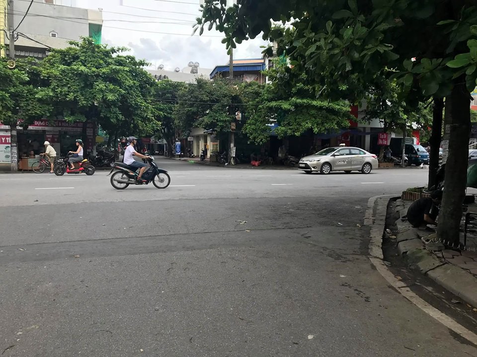 Nam Định: Lời kể của người chứng kiến vụ 2 đối tượng lạ mặt chém thanh niên nhập viện