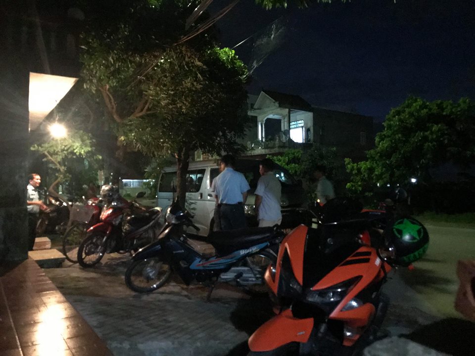 Vụ máy bay rơi ở Nghệ An: Bố mẹ thượng tá ngã quỵ khi nhận tin con hy sinh