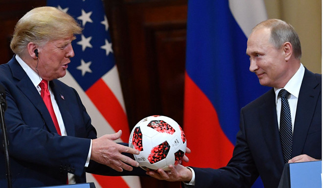Quả bóng ông Putin trao cho ông Trump bị nghi chứa chip gián điệp