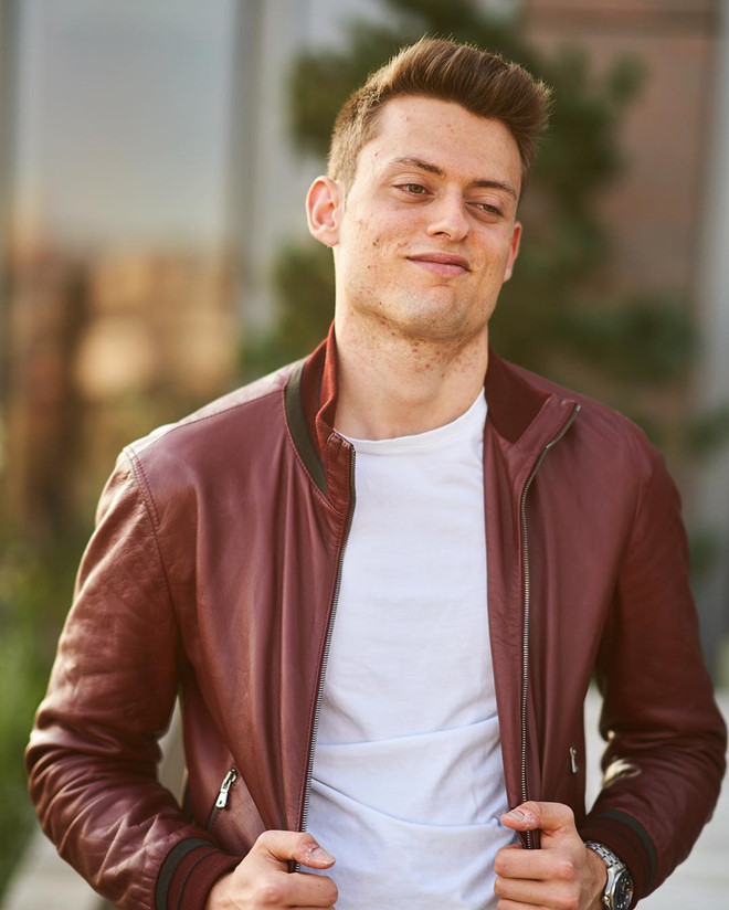 9X tự nhận là tỷ phú, mua quảng cáo Facebook đăng tin tuyển người yêu