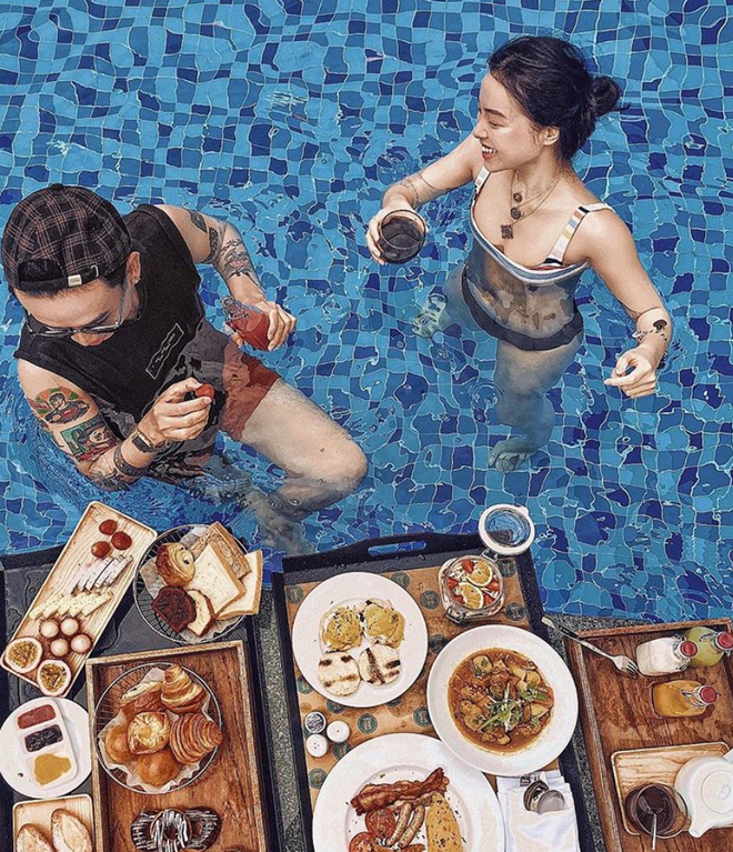 Hot trend khoe bữa sáng sang chảnh ở hồ bơi: Đỉnh cao của cuộc sống tận hưởng là đây!