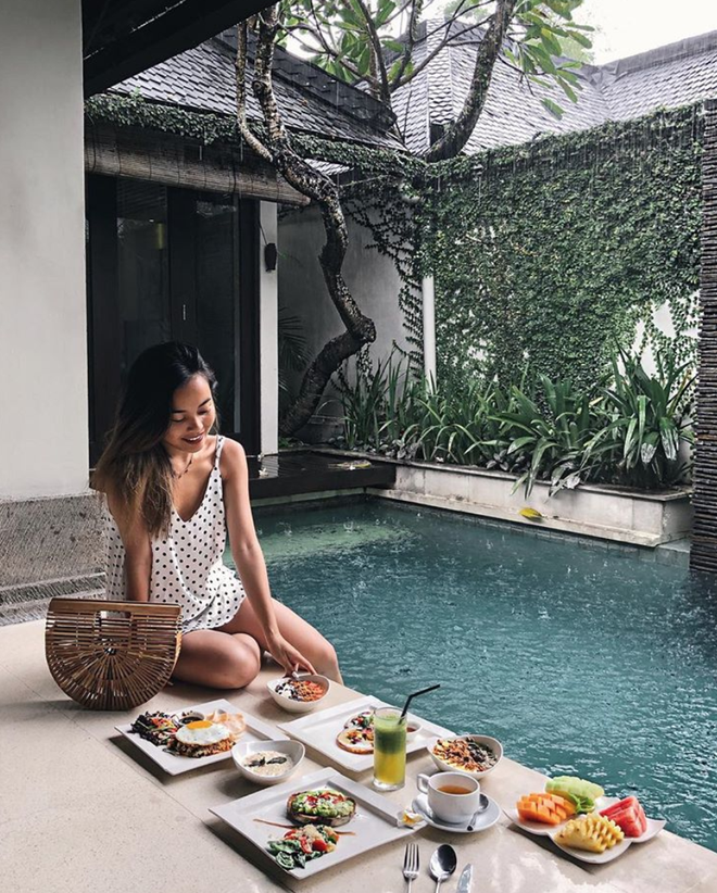 Hot trend khoe bữa sáng sang chảnh ở hồ bơi: Đỉnh cao của cuộc sống tận hưởng là đây! Hot trend khoe bữa sáng sang chảnh ở hồ bơi: Đỉnh cao của cuộc sống tận hưởng là đây!