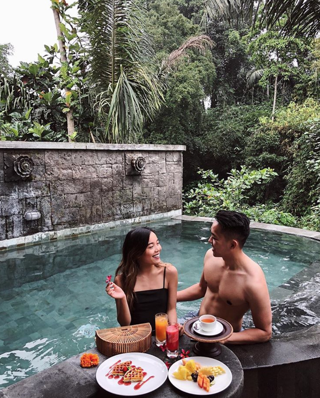 Hot trend khoe bữa sáng sang chảnh ở hồ bơi: Đỉnh cao của cuộc sống tận hưởng là đây! Hot trend khoe bữa sáng sang chảnh ở hồ bơi: Đỉnh cao của cuộc sống tận hưởng là đây!