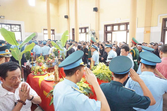 Thi thể hai phi công máy bay Su-22 được đưa về đài hoá thân Hoàn vũ