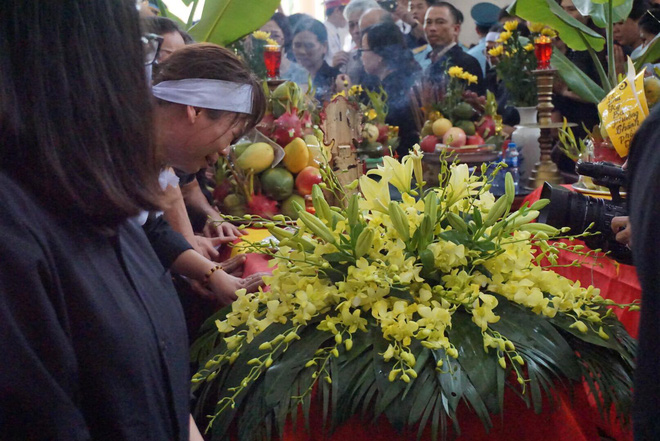 Thi thể hai phi công máy bay Su-22 được đưa về đài hoá thân Hoàn vũ