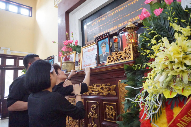 Thi thể hai phi công máy bay Su-22 được đưa về đài hoá thân Hoàn vũ