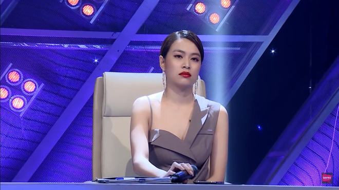 The Debut tập 8: Hoàng Thùy Linh suýt khóc vì bị Đức Phúc và Hương Tràm chống đối