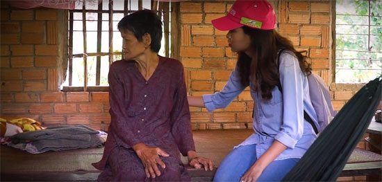 Hoa hậu Đỗ Mỹ Linh xúc động rơi nước mắt trong Ngày hạnh phúc