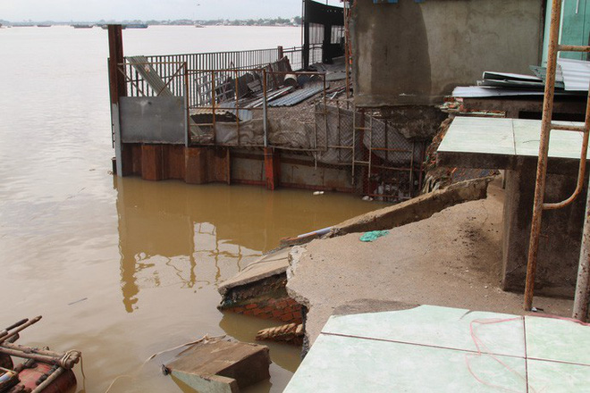 Chưa hết hạn bảo hành, kè tiền tỉ trôi xuống sông Đồng Nai