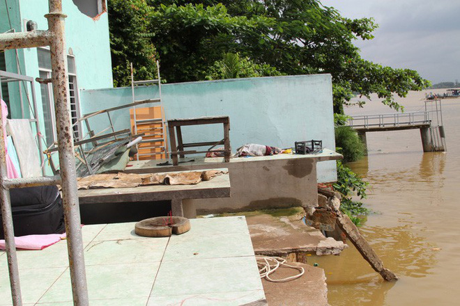 Chưa hết hạn bảo hành, kè tiền tỉ trôi xuống sông Đồng Nai