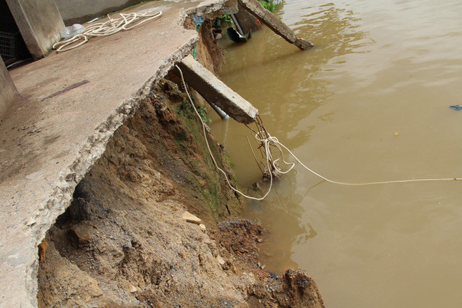 Chưa hết hạn bảo hành, kè tiền tỉ trôi xuống sông Đồng Nai