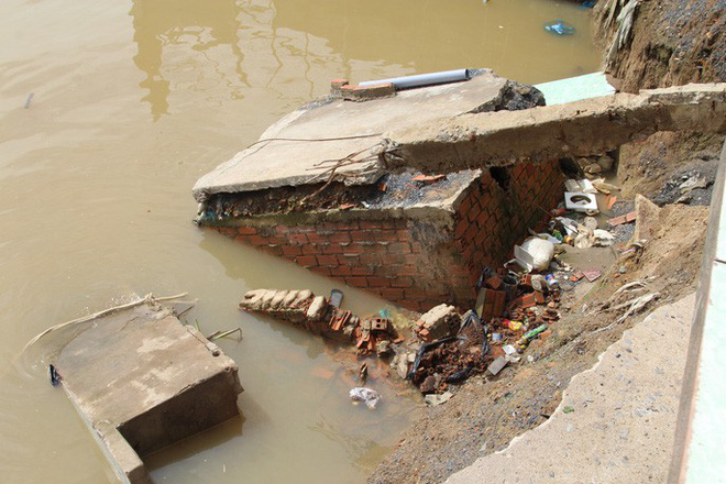 Chưa hết hạn bảo hành, kè tiền tỉ trôi xuống sông Đồng Nai