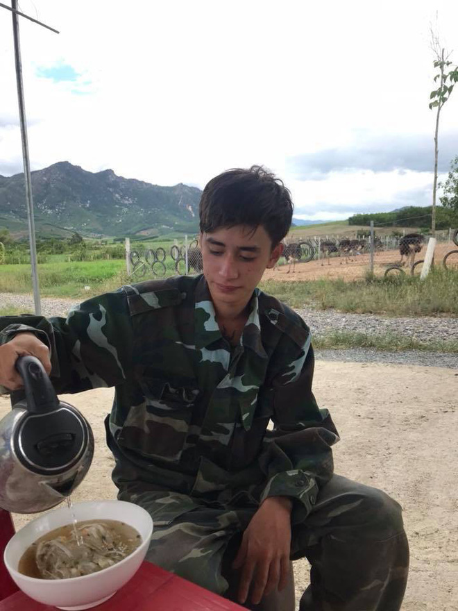 MC ngoại quốc đẹp như nam thần của VTV bất ngờ từ bỏ truyền hình... để làm nông dân