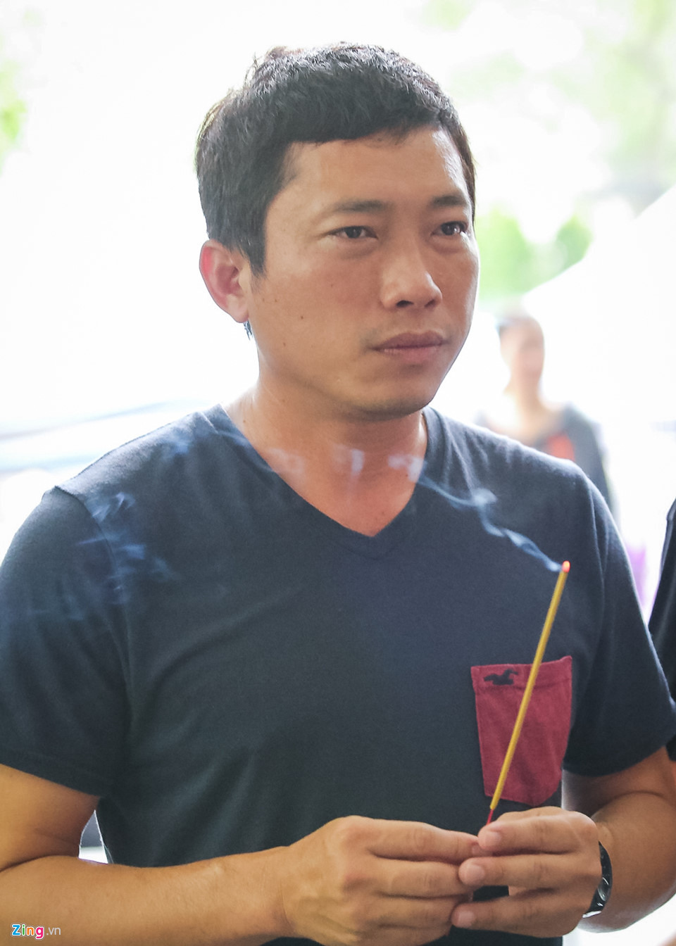 Phi Nhung, Quyền Linh đến viếng nghệ sĩ Thanh Hoàng lúc đêm muộn