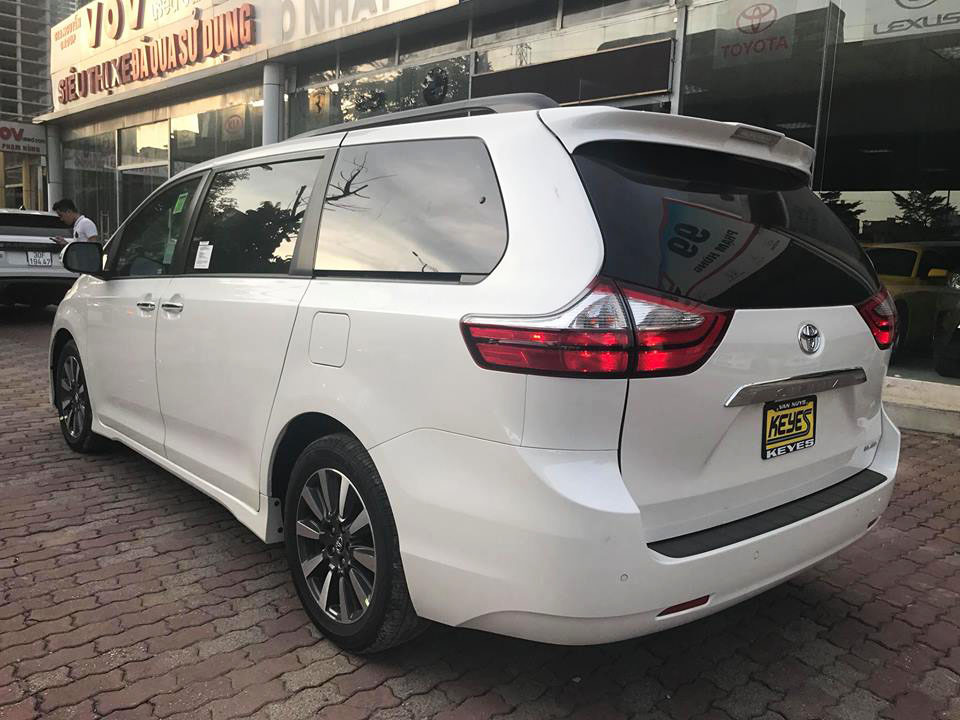 Toyota Sienna 2018 về Việt Nam - xe gia đình giá hơn 4 tỷ đồng