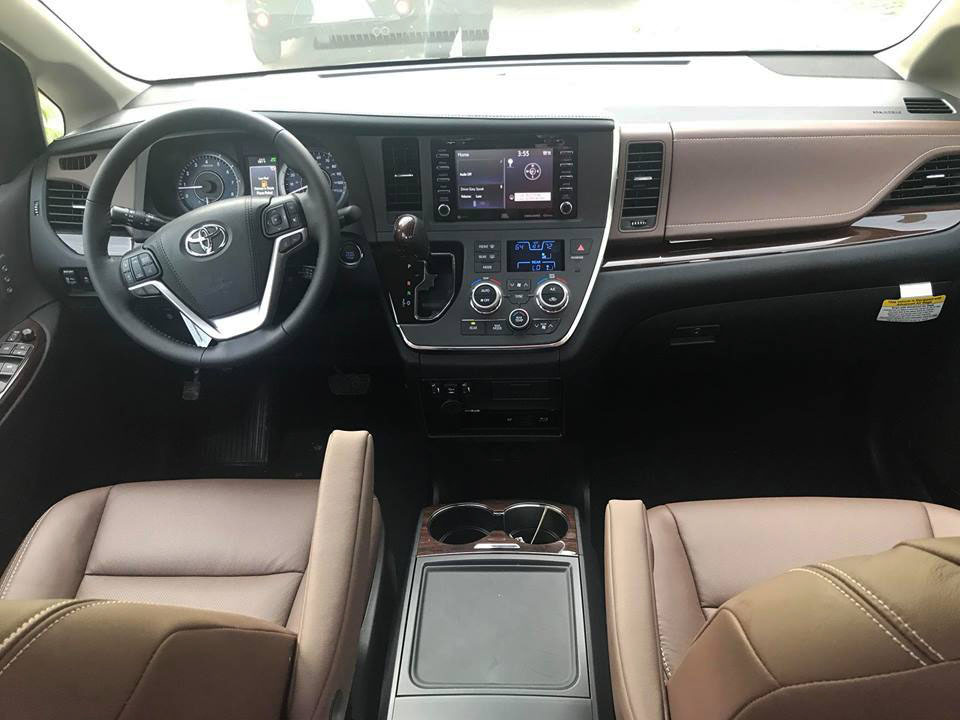Toyota Sienna 2018 về Việt Nam - xe gia đình giá hơn 4 tỷ đồng