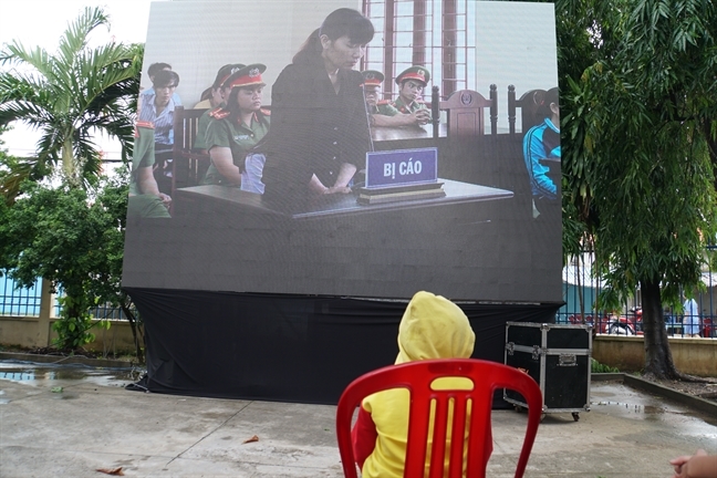 Bạo hành trẻ: Tại sao quỷ sứ lọt vào nơi cần tình yêu thương?