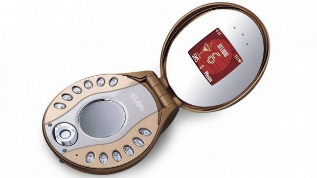 10 chiếc điện thoại có thiết kế kỳ dị nhất thế giới