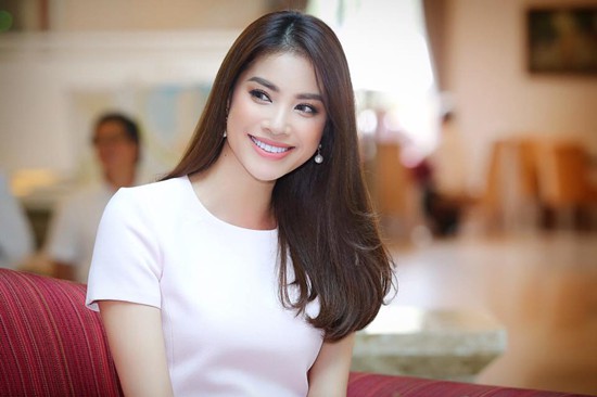 Phạm Hương im lặng giữa bão scandal có là lựa chọn khôn ngoan?