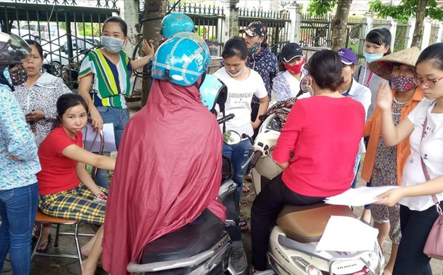 Hàng trăm giáo viên ở Hà Nội có nguy cơ mất việc: Bốc vác, làm thuê để nuôi nghề giáo