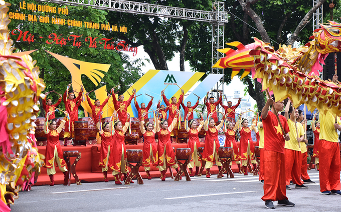 5.000 người diễu hành kỷ niệm 10 năm Hà Nội mở rộng