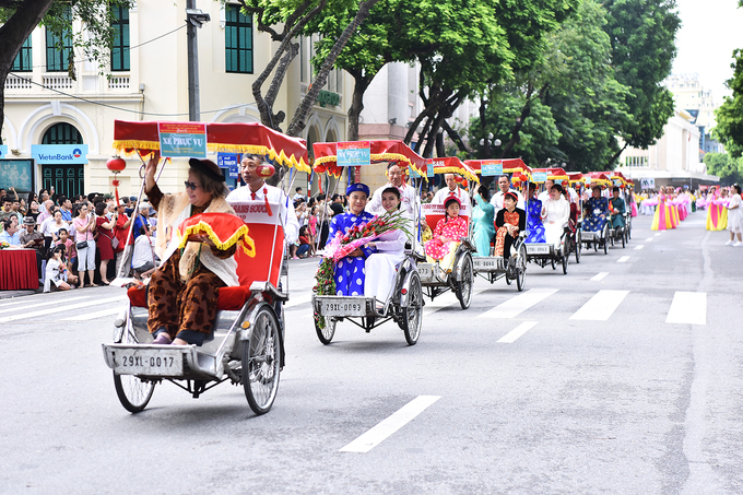 5.000 người diễu hành kỷ niệm 10 năm Hà Nội mở rộng