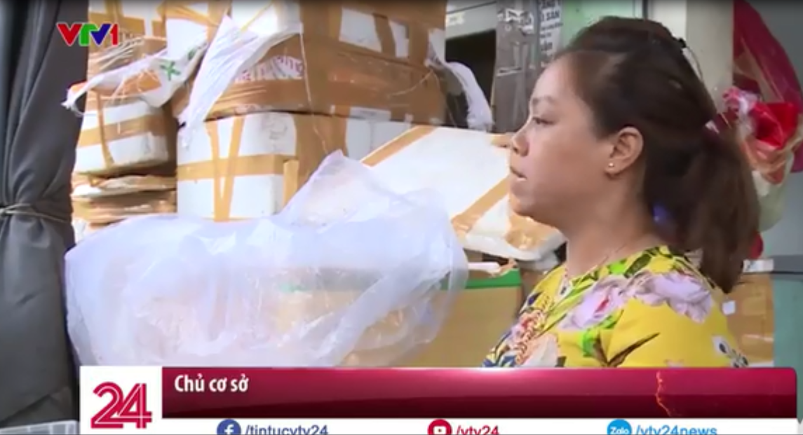 Vụ biến bạch tuộc đen thành trắng tinh sau 30 phút: Chủ một mực chối, nhân viên khai Nếu em ăn thì em không cho cái chất đấy vào!